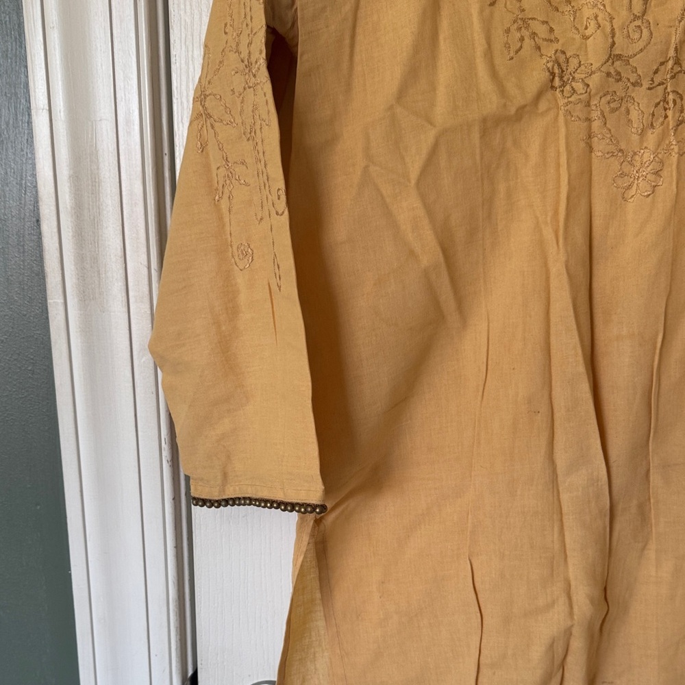 🌸Ladies Mustard Embroidered Tunic Top - Picture 3 of 12